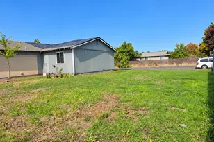 280 Crona St, Junction City, OR 97448 - Photo 6