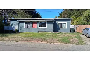 715 9th St SE, Bandon, OR 97411 - Photo 2