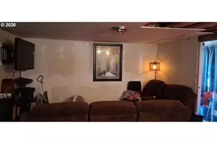 715 9th St SE, Bandon, OR 97411 - Photo 6