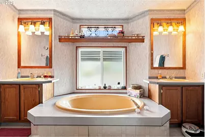 3700 Babcock Ln, Eugene, OR 97401 - Photo 18