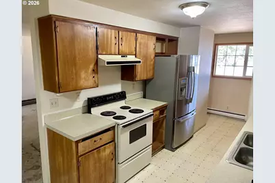 1680 W Quinalt St, Springfield, OR 97477 - Photo 12