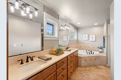4556 SW Taylors Ferry Rd, Portland, OR 97219 - Photo 22