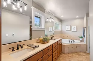 4556 SW Taylors Ferry Rd, Portland, OR 97219 - Photo 22