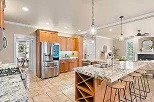 4556 SW Taylors Ferry Rd, Portland, OR 97219 - Photo 10
