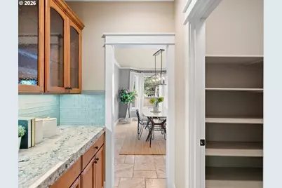 4556 SW Taylors Ferry Rd, Portland, OR 97219 - Photo 14