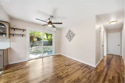 2126 SE 162nd Ave, Portland, OR 97233 - Photo 6
