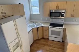 9143 SE Pine St, Portland, OR 97216 - Photo 6