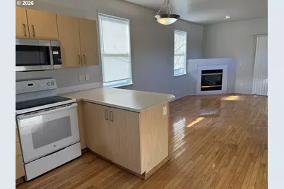 9143 SE Pine St, Portland, OR 97216 - Photo 8