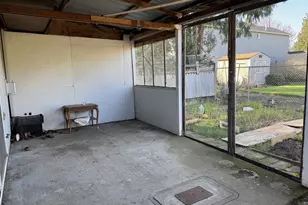 9143 SE Pine St, Portland, OR 97216 - Photo 26