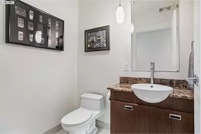 1310 NW Naito Pkwy #1001, Portland, OR 97209 - Photo 32