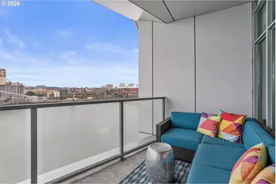 1310 NW Naito Pkwy #1001, Portland, OR 97209 - Photo 28