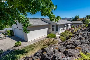 104 Angelcrest Ct, Roseburg, OR 97471 - Photo 38