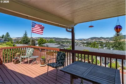 104 Angelcrest Ct, Roseburg, OR 97471 - Photo 24