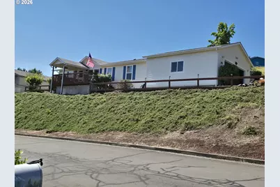 104 Angelcrest Ct, Roseburg, OR 97471 - Photo 4