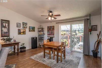 104 Angelcrest Ct, Roseburg, OR 97471 - Photo 26