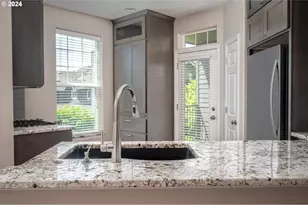 2395 Snowberry Ridge Ct, West Linn, OR 97068 - Photo 10