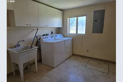 58 S High Rd, Wamic, OR 97063 - Photo 12