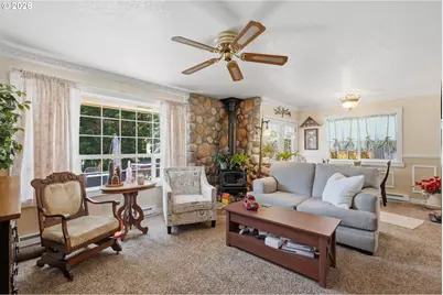 2408 N Greeley Dr, Kelso, WA 98626 - Photo 4