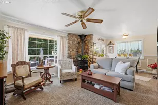 2408 N Greeley Dr, Kelso, WA 98626 - Photo 4