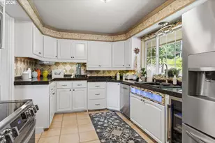 2408 N Greeley Dr, Kelso, WA 98626 - Photo 6