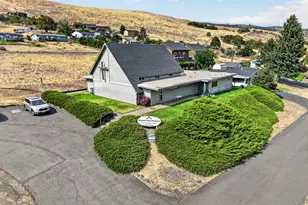 1122 Oak St, The Dalles, OR 97058 - Photo 1