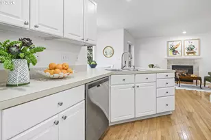 9294 SW Midea Ct, Portland, OR 97225 - Photo 10