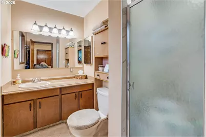 909 NE 177th Ave, Gresham, OR 97230 - Photo 22