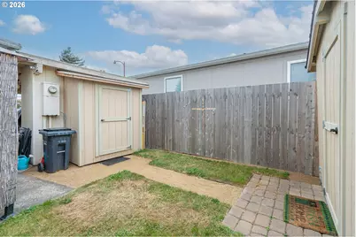 4374 Hazelgreen Rd, Salem, OR 97305 - Photo 8