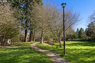 13261 SW Essex Dr, Portland, OR 97223 - Photo 36