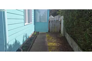 848 Wecoma Loop, Florence, OR 97439 - Photo 6