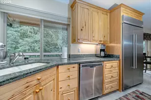 53221 E Marmot Rd, Sandy, OR 97055 - Photo 14