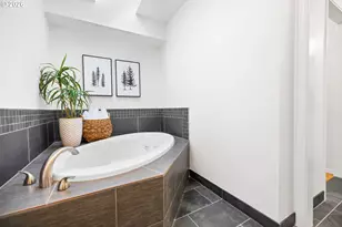 4937 SW Humphrey Park Rd, Portland, OR 97221 - Photo 20