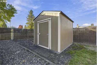 3739 NE Olympic St, Hillsboro, OR 97124 - Photo 32