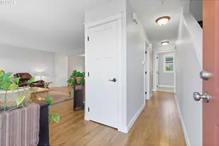 1339 S Baywood Ct, Canby, OR 97013 - Photo 6