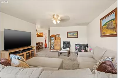 595 E Wilshire Ave, Hermiston, OR 97838 - Photo 6