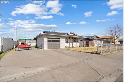 595 E Wilshire Ave, Hermiston, OR 97838 - Photo 1