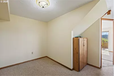 1980 E Sixth Ave, Sutherlin, OR 97479 - Photo 32