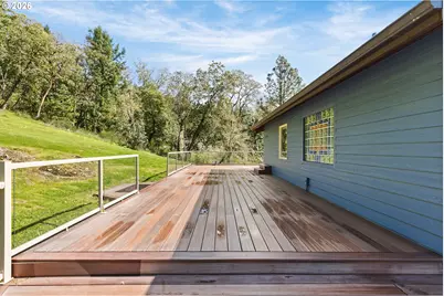 1980 E Sixth Ave, Sutherlin, OR 97479 - Photo 8