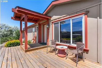 527 Sunridge Ave, Dallesport, WA 98617 - Photo 8