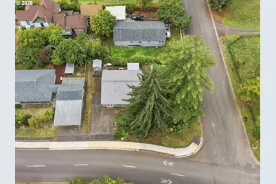 729 NE Locust St, Oakland, OR 97462 - Photo 34