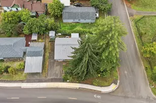 729 NE Locust St, Oakland, OR 97462 - Photo 34