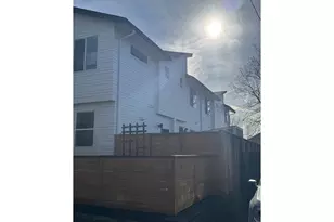 2134 SE Brooklyn St, Portland, OR 97202 - Photo 2