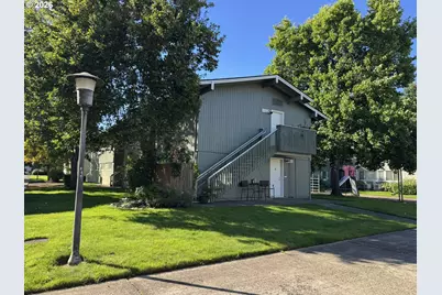 2180 W 17th Ct, Eugene, OR 97402 - Photo 4