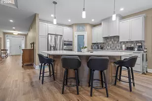 425 NW Crater Lk Dr, Dallas, OR 97338 - Photo 10