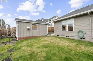 425 NW Crater Lk Dr, Dallas, OR 97338 - Photo 32