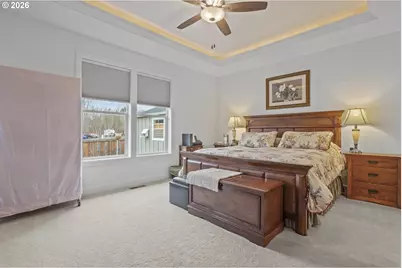 425 NW Crater Lake Dr, Dallas, OR 97338 - Photo 16