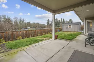 425 NW Crater Lk Dr, Dallas, OR 97338 - Photo 30