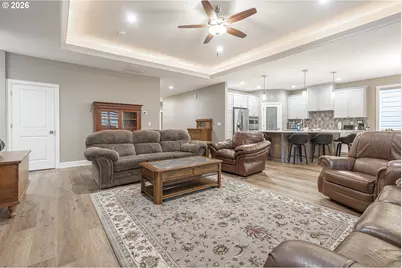 425 NW Crater Lake Dr, Dallas, OR 97338 - Photo 6