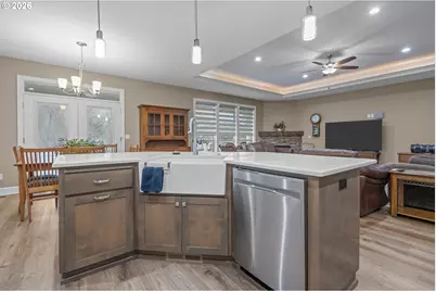 425 NW Crater Lake Dr, Dallas, OR 97338 - Photo 12