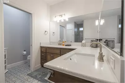 425 NW Crater Lake Dr, Dallas, OR 97338 - Photo 18